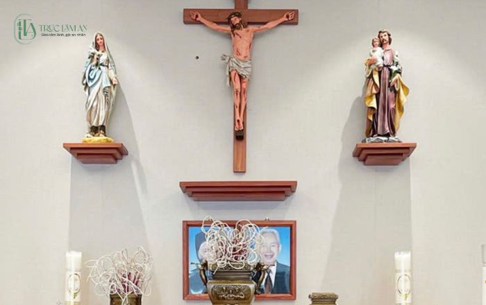 Hướng dẫn cách bố trí bàn thờ gia tiên công giáo chuẩn nhất