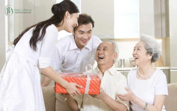 TOP 4 món quà tặng cha mẹ mùa Vu Lan ý nghĩa và trang trọng