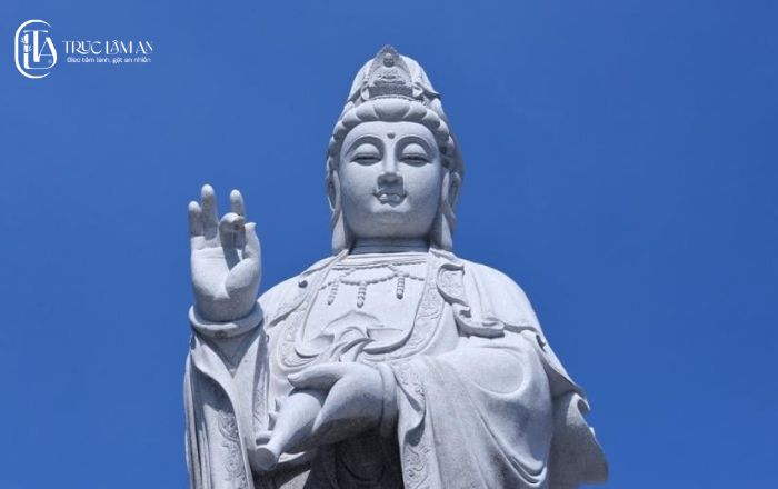 Ý nghĩa ngày vía Đức Quán Thế Âm thành đạo và văn khấn chuẩn