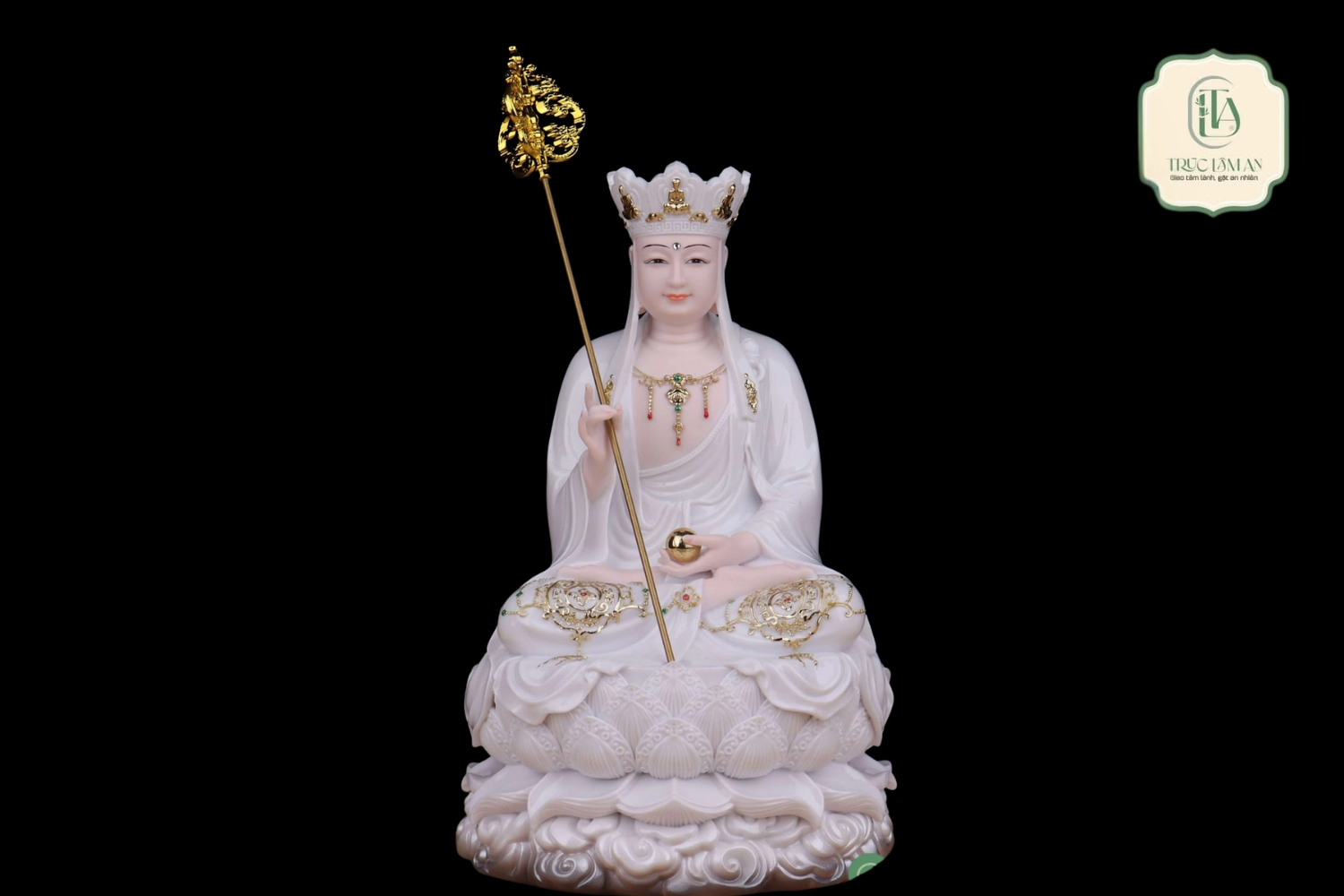 Hình tượng Ngài tay cầm minh châu, tay nâng tích trượng mang ý nghĩa phá trừ vô minh, nhắc nhở chúng ta nuôi dưỡng tâm hiếu hạnh, từ bi 