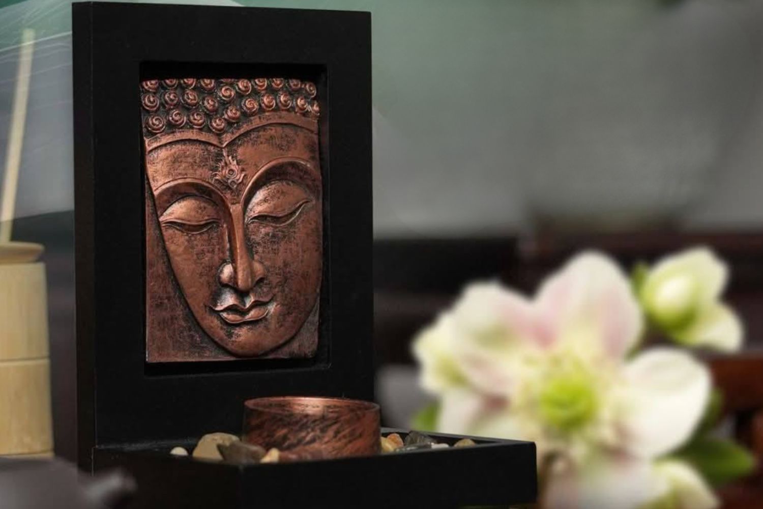 Hộp nến Phật Bình An: Thắp sáng, dẫn lối con đường tu tập cho bạn