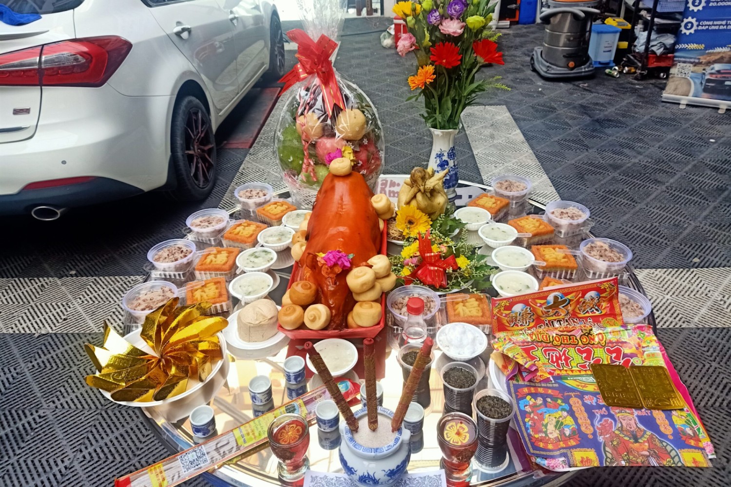 Hướng dẫn chi tiết bài cúng xe mới và văn khấn đầy đủ