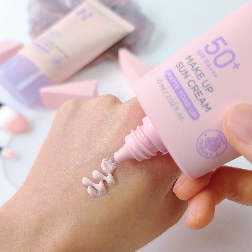 Kem chống nắng nâng tone Holika Makeup Suncream Matte Tone Up SPF50+ PA+++ 60ml