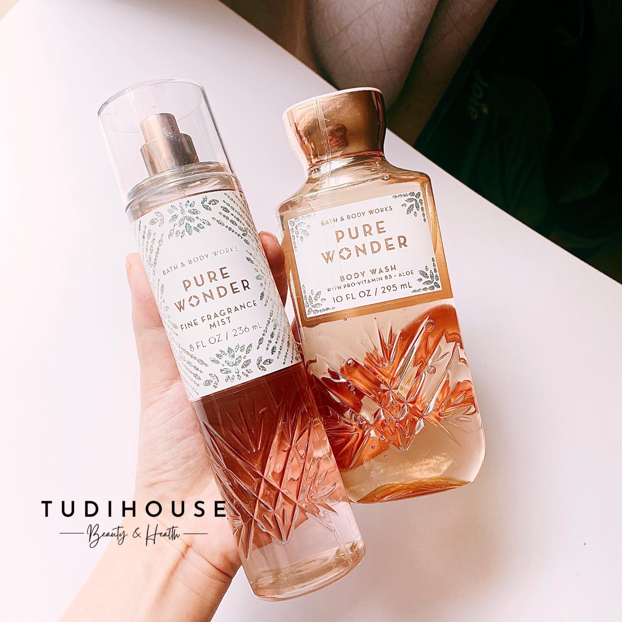 Sữa tắm Bath & Body Works - PURE WONDER 295ML