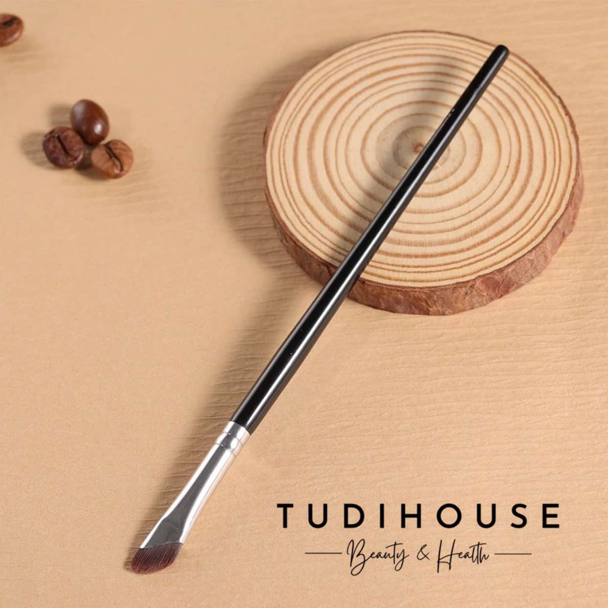 Cọ vát liềm kẻ eyliner/ eyebrow