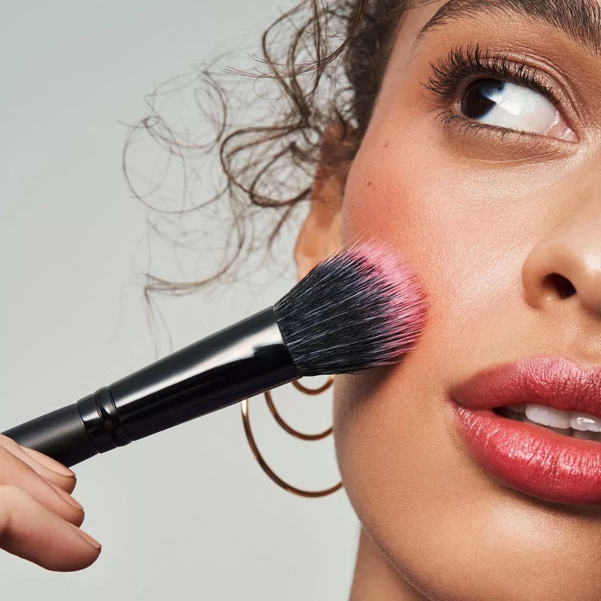 Cọ má hồng ELF Putty Blush Brush