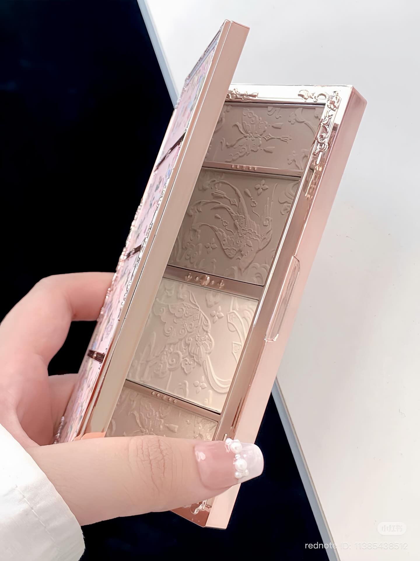 Bảng tạo khối & highlight flower knows butterfly cloud collar 4 ô 16g  Bảng - MÀU 02