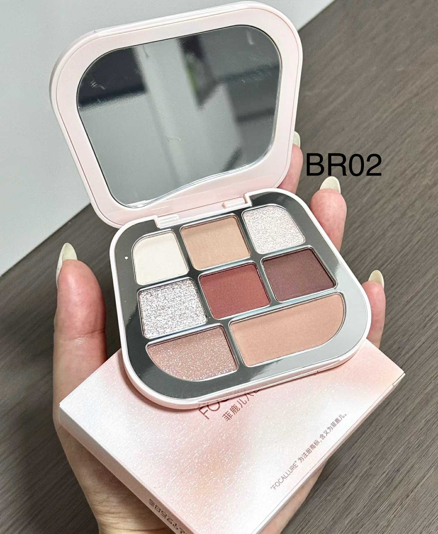 Bảng phấn trang điểm mắt gồm 8 màu FOCALLURE 8 PAN PRESSED POWDER PALETTE