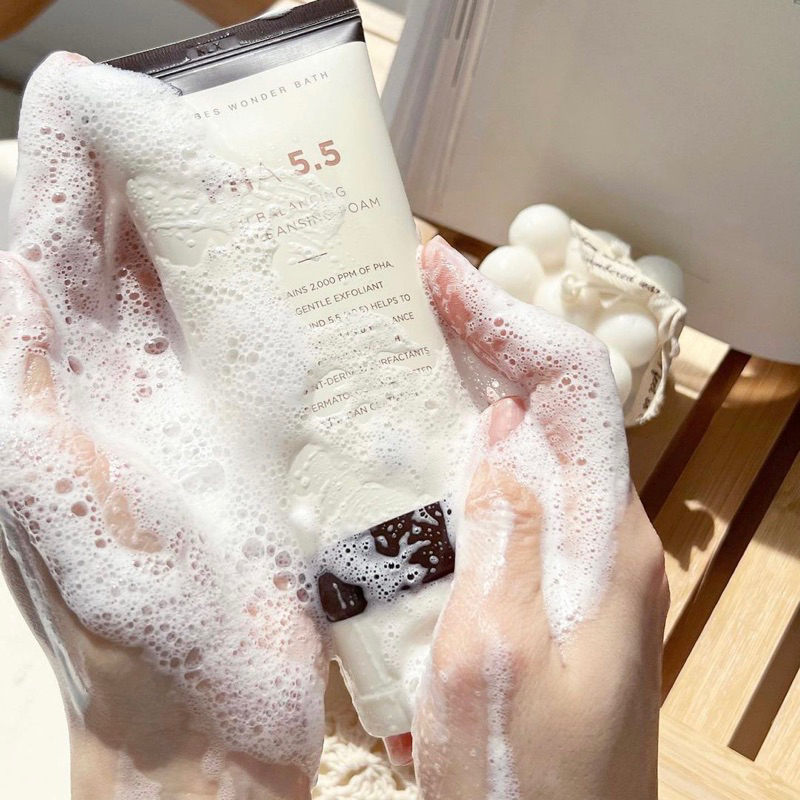 Sữa Rửa Mặt Byvibes Wonder Bath PHA 5.5 PH Balancing PHA Cleansing Foam 130ml