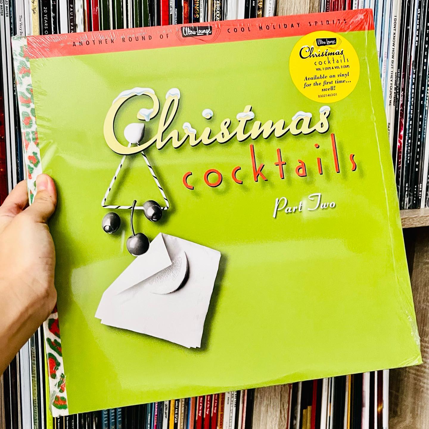vinyl 𝐔𝐥𝐭𝐫𝐚 𝐋𝐨𝐮𝐧𝐠𝐞: 𝐂𝐡𝐫𝐢𝐬𝐭𝐦𝐚𝐬 𝐂𝐨𝐜𝐤𝐭𝐚𝐢𝐥𝐬 𝐕𝐨𝐥. 𝟐 - 𝐕𝐚𝐫𝐢𝐨𝐮𝐬 𝐀𝐫𝐭𝐢𝐬𝐭𝐬 (𝟐𝐋𝐏)