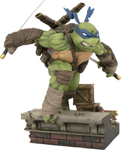 Diamond Select - Teenage Mutant Ninja Turtles - Gallery Leonardo PVC Statue (Large Item, Statue, Collectible)