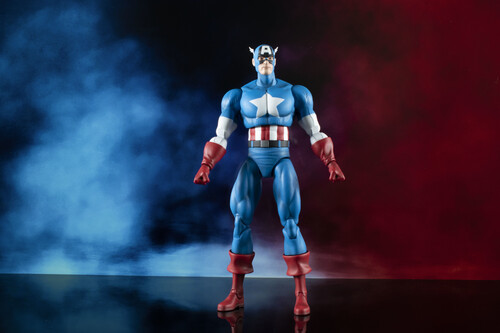 Diamond Select Toys Llc - Marvel Select Classic Captain America Af (Large Item, Action Figure, Collectible)
