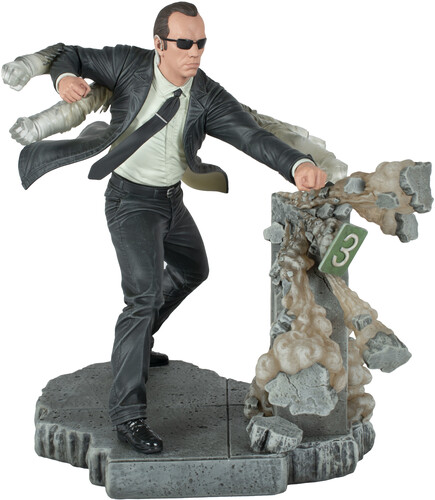 Diamond Select - The Matrix - Gallery Agent Smith PVC Statue (Large Item, Vinyl Figure, Collectible)