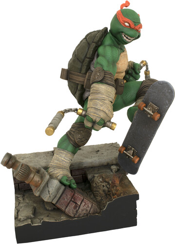 Diamond Select - TMNT - Gallery Deluxe Michaelangelo PVC Statue (Large Item, Vinyl Figure, Collectible)
