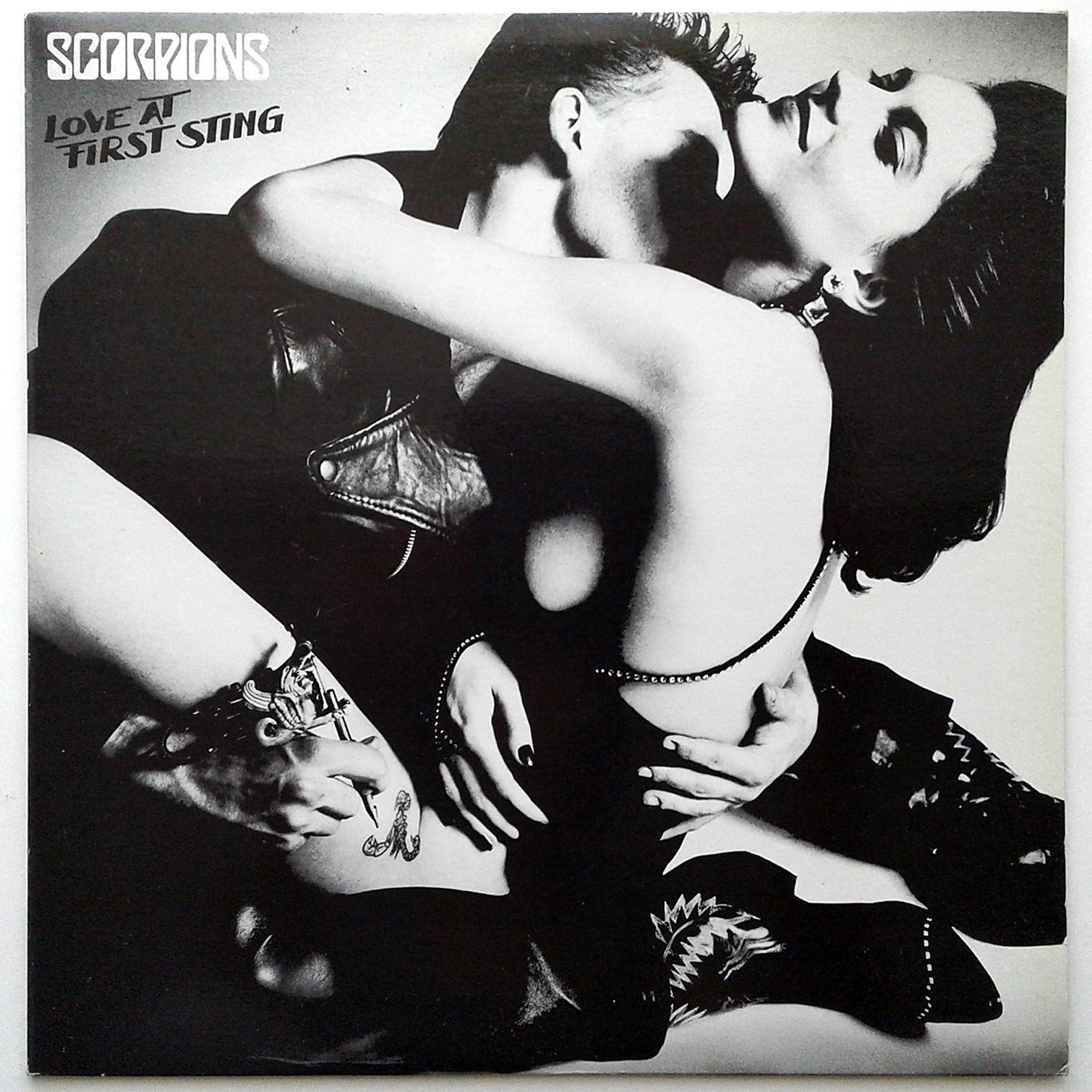 Đĩa than SCORPIONS - LOVE AT FIRST STING
