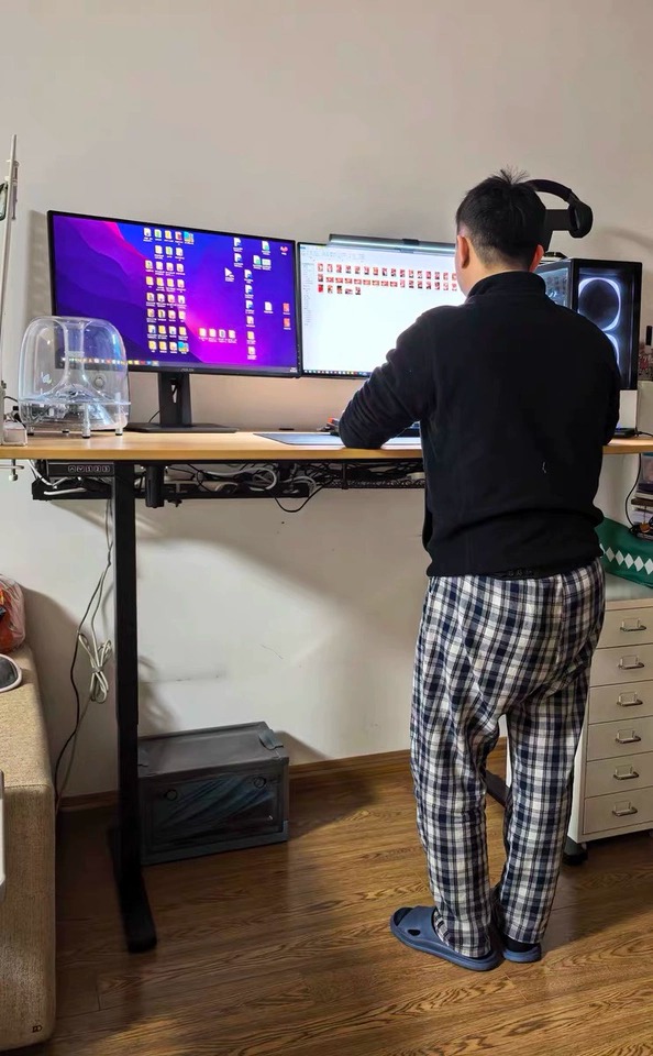 [Order] Khung bàn nâng hạ thông minh - Đã đóng ngày 02/10//2025