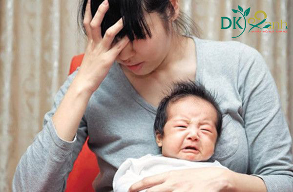 Mẹ bị stress không được nghỉ ngơi hợp lý 