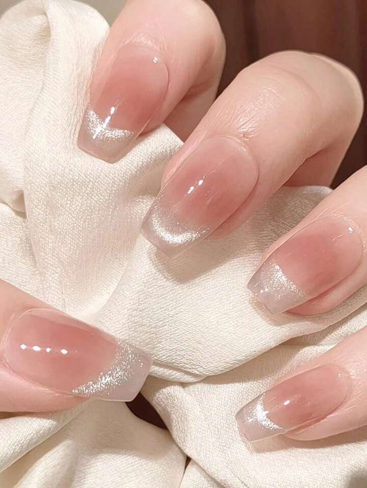 Nail Ombre Hồng Trắng: Xu Hướng Mới Cho Mùa Thu Đông