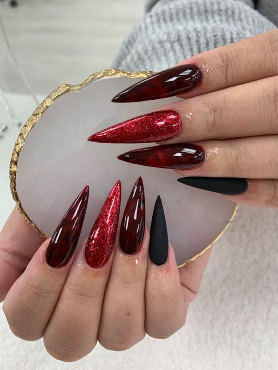 Nail Tráng Gương Đỏ: Đẳng Cấp Thời Trang Cho Bàn Tay Của Bạn