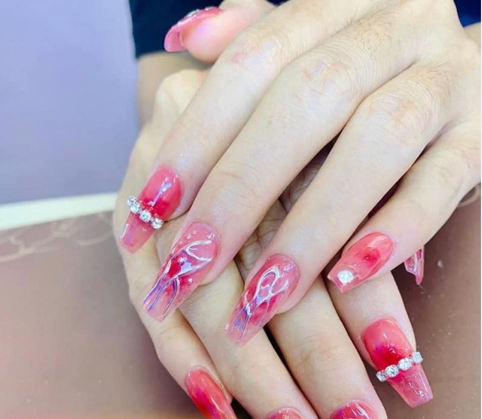 Móng Vuông Hay Vuông Bầu: Sự Khác Biệt Và Cách Chọn Form Phù Hợp