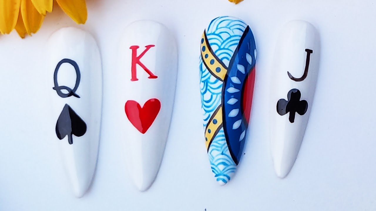 Hướng Dẫn Cách Vẽ Lá Bài Nail: Thách Thức Sự Tỉ Mỉ