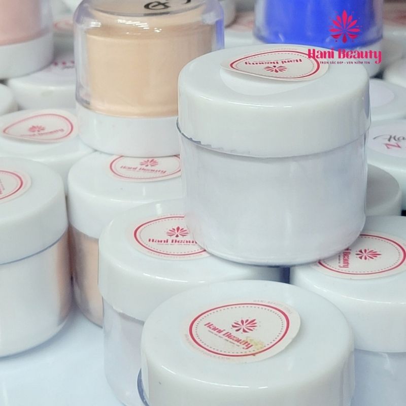 Bột Nail tại trung tâm đảm bảo chất lượng cao, anh chị em an tâm sử dụng