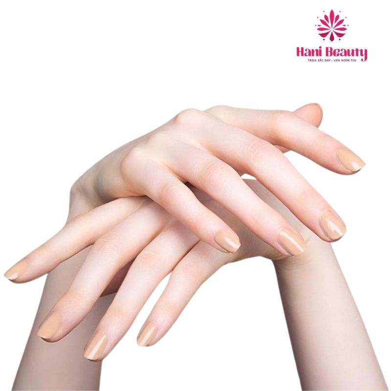 Màu Nude đang trở thành xu hướng làm móng được yêu thích hiện nay