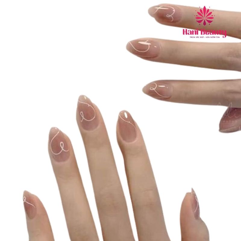 Chất liệu bột đảm bảo mịn, độ bám móng cực tốt