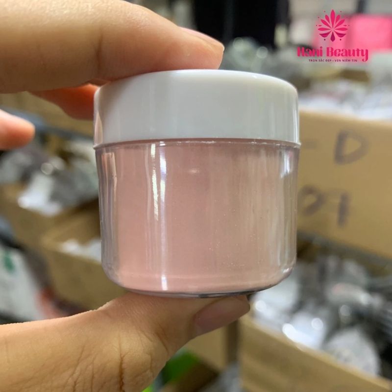 Bột làm móng chất lượng hỗ trợ người thợ tạo ra tác phẩm đẹp