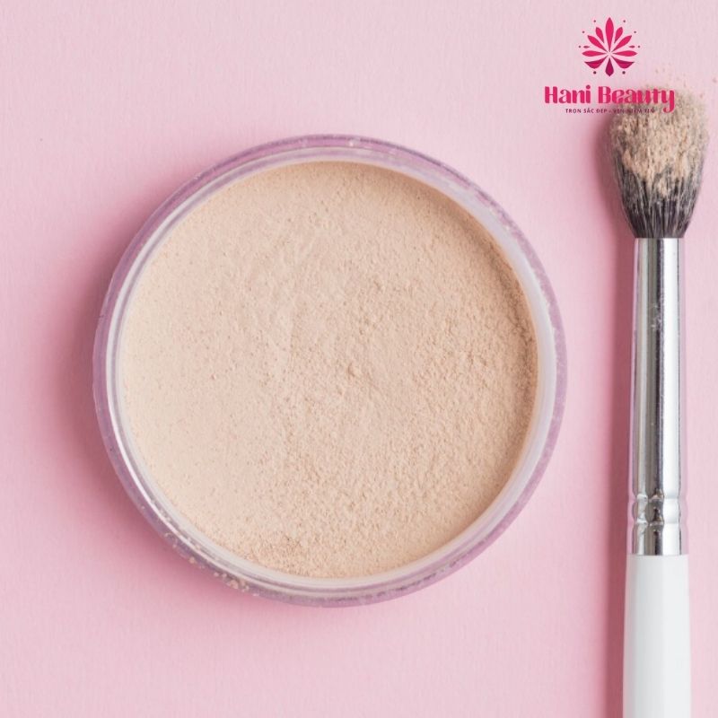 Bột Nail trong suốt được bán với giá 90.000 VNĐ/hũ