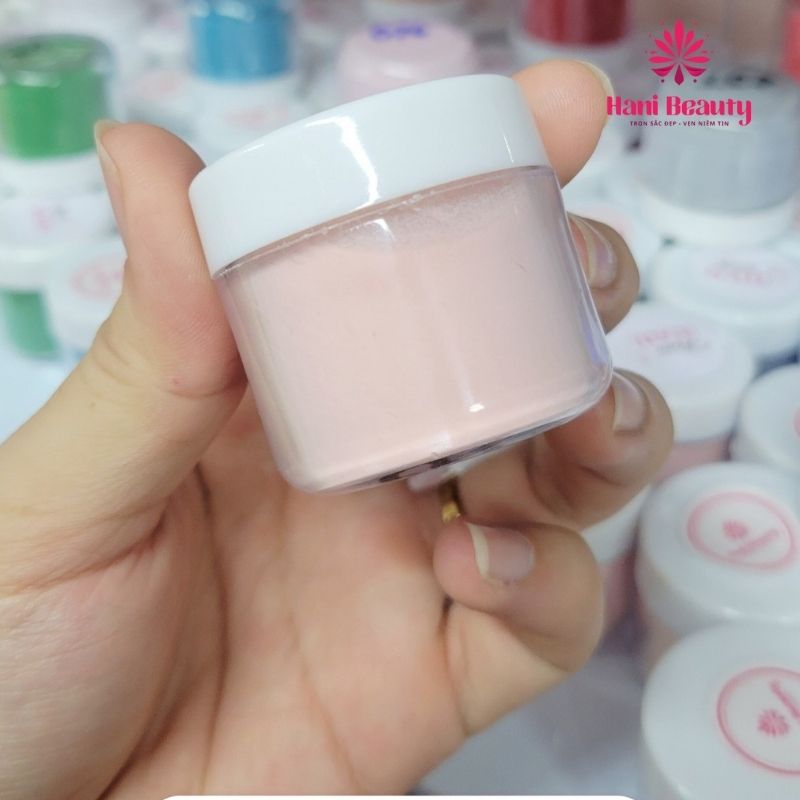 Bột làm móng giúp tạo ra móng tay trong suốt hoặc thiết kế các mẫu Nail độc đáo
