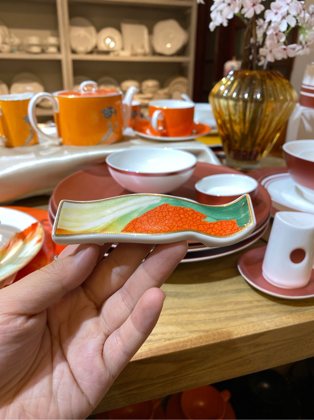 Gác đũa sắc màu