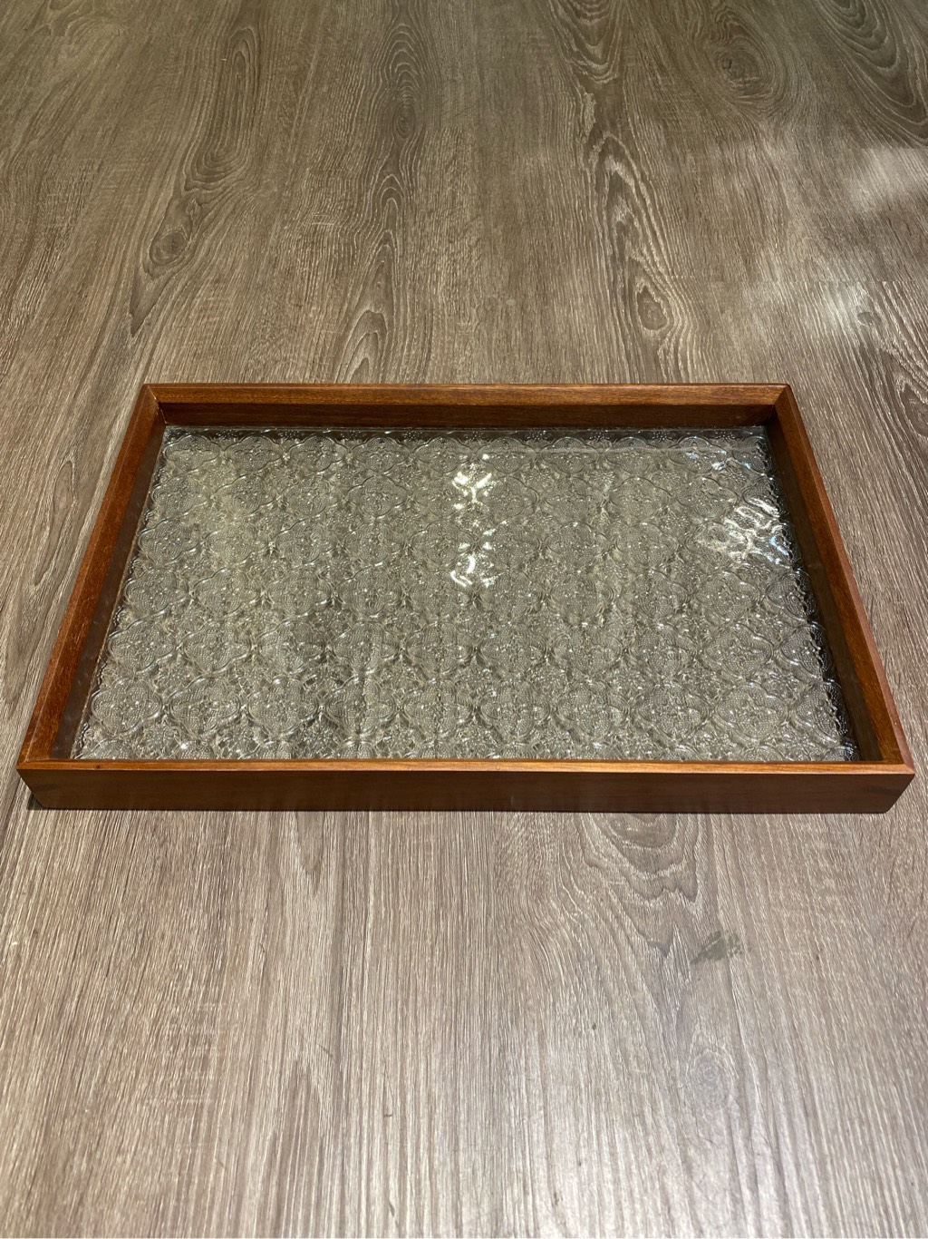 Khay kính viền gỗ