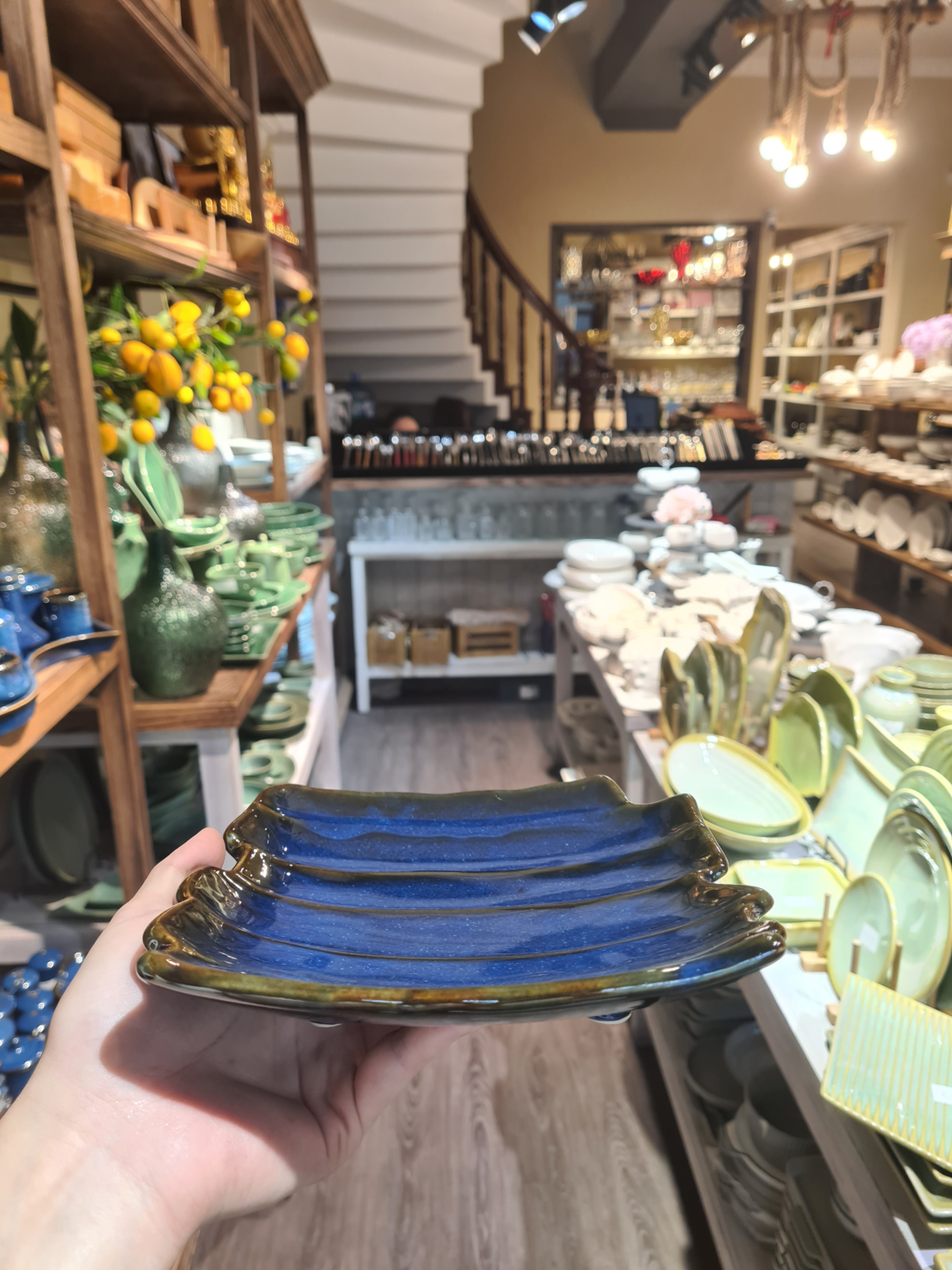 Dĩa 19x19x4cm xanh viền nâu