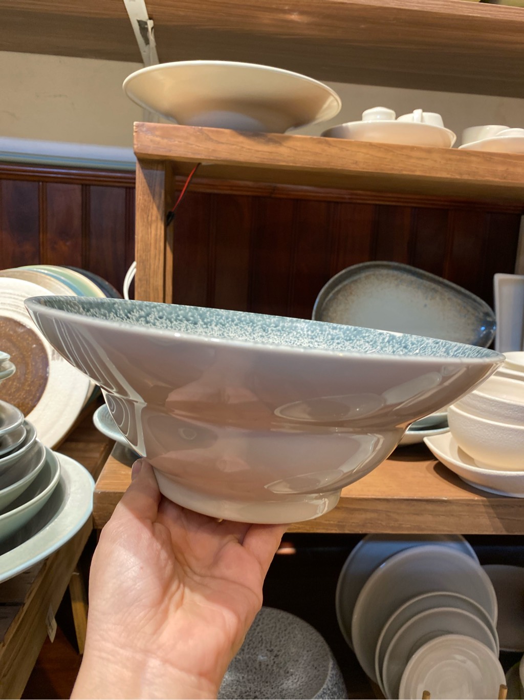 Bát chiết yêu 23cm kem phun đen