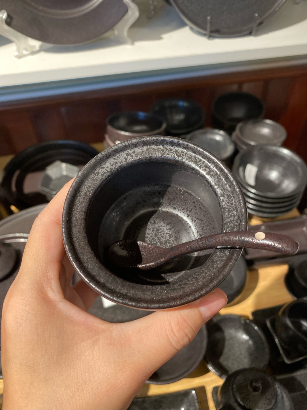 Hủ gia vị 8.5x5.2cm đen không vệt