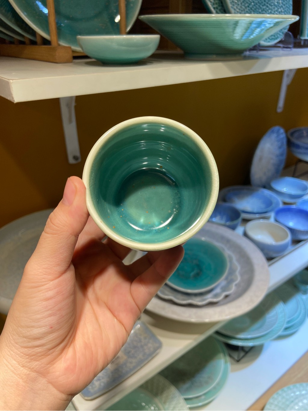 Cốc trà xanh ngọc