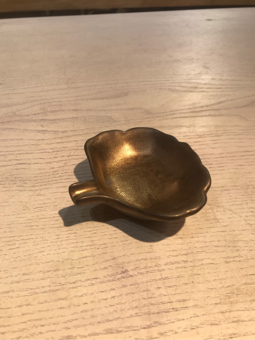 Chén lá vỏ sò 9x3cm màu nâu đồng (HĐ)