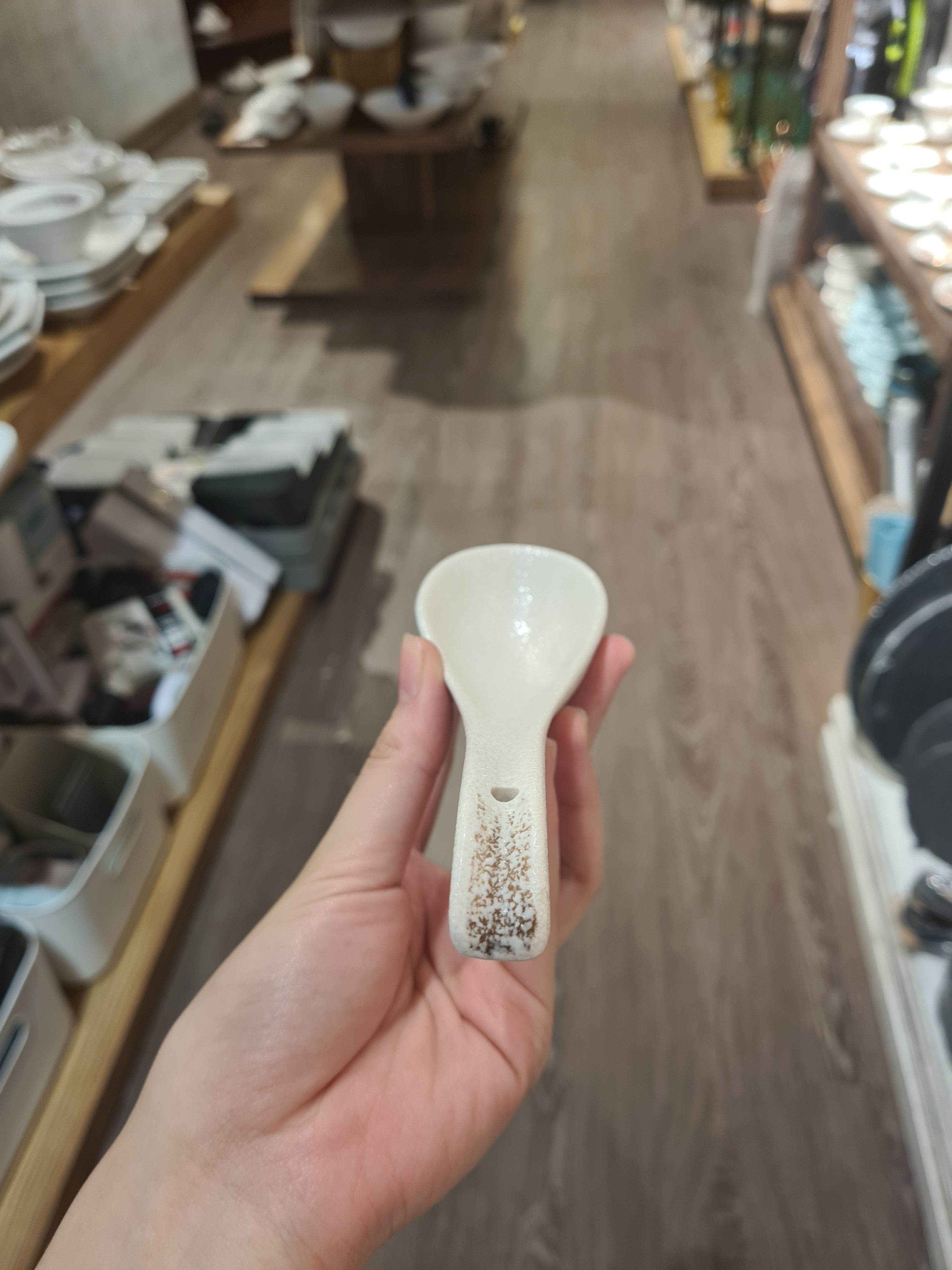 Muỗng 16x5.2cm Lộc Phát (có vệt)