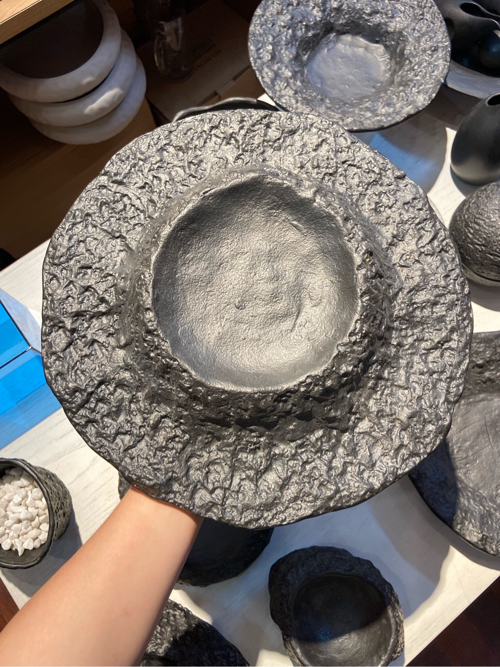 Tấm núi 12inch đen méo C309