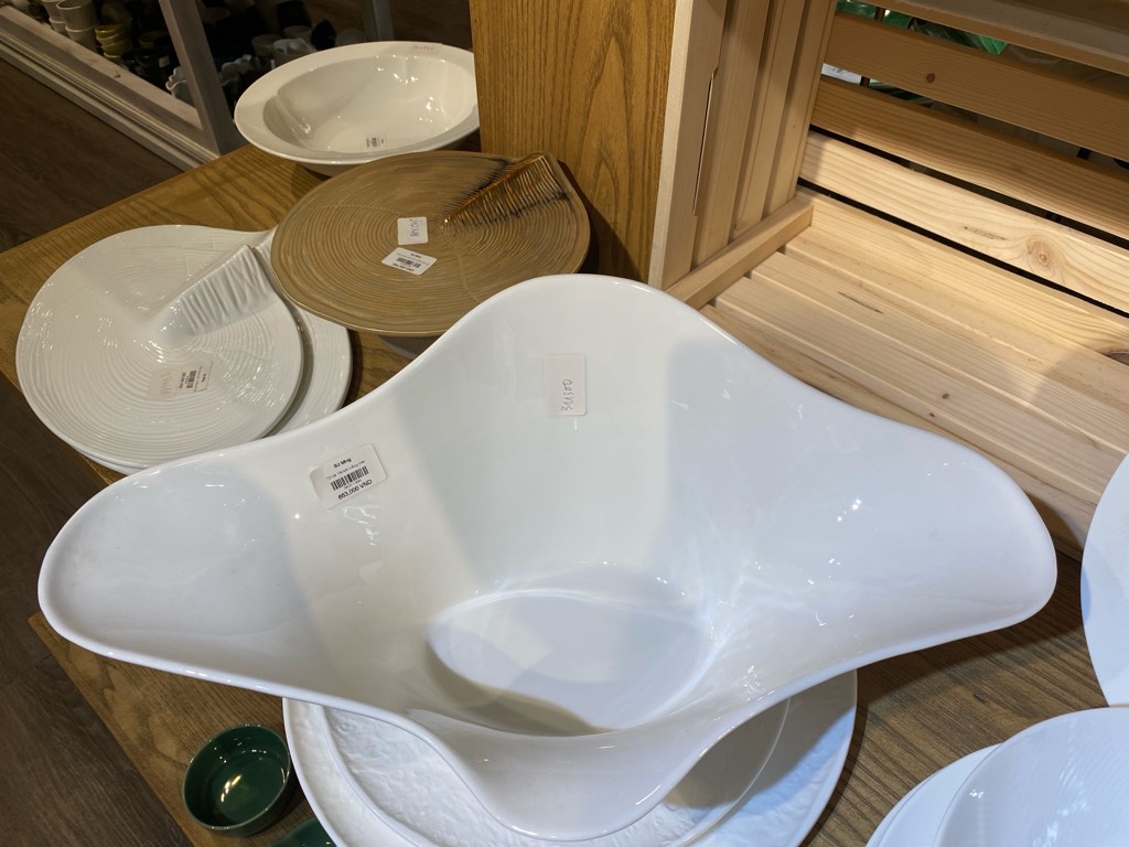 Tô cá 18inch trắng trơn