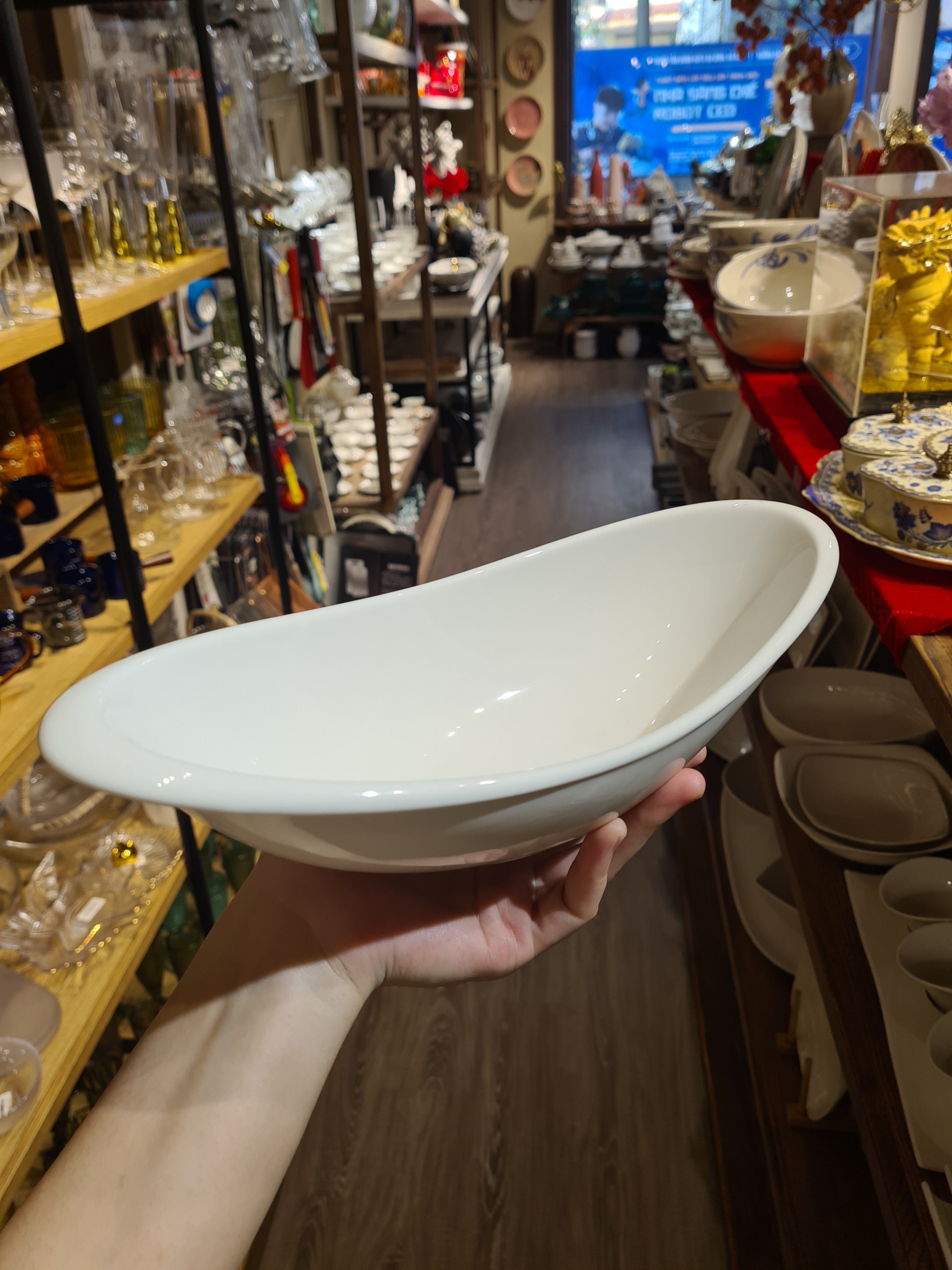 Tô oval vành đầu 32 cm Trắng Ngà