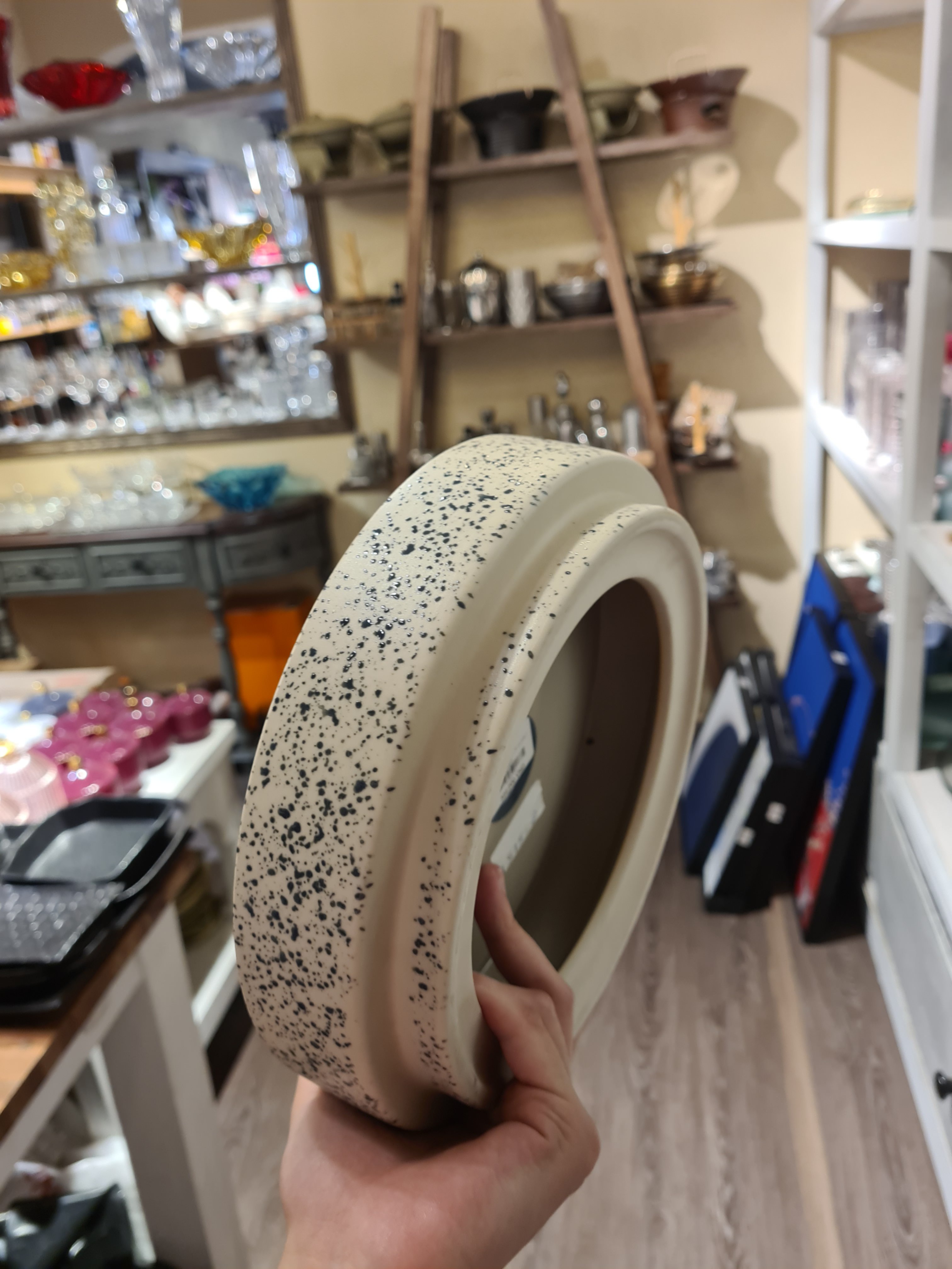 Khay tròn bằng 24 x 6 cm phun xanh