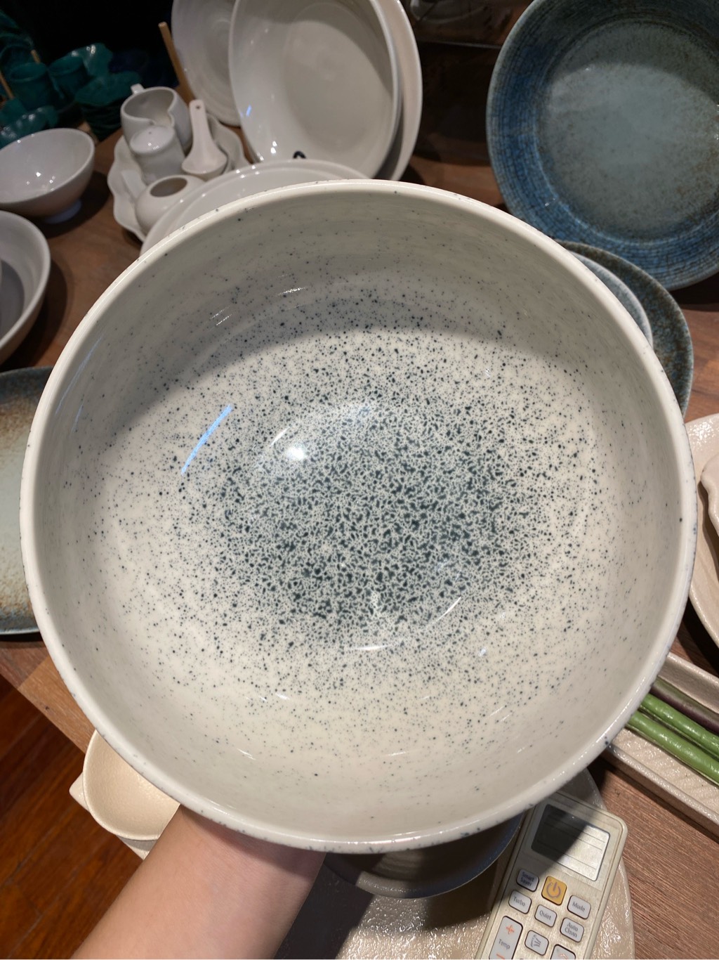 Tô tròn 20cm kem phun đen