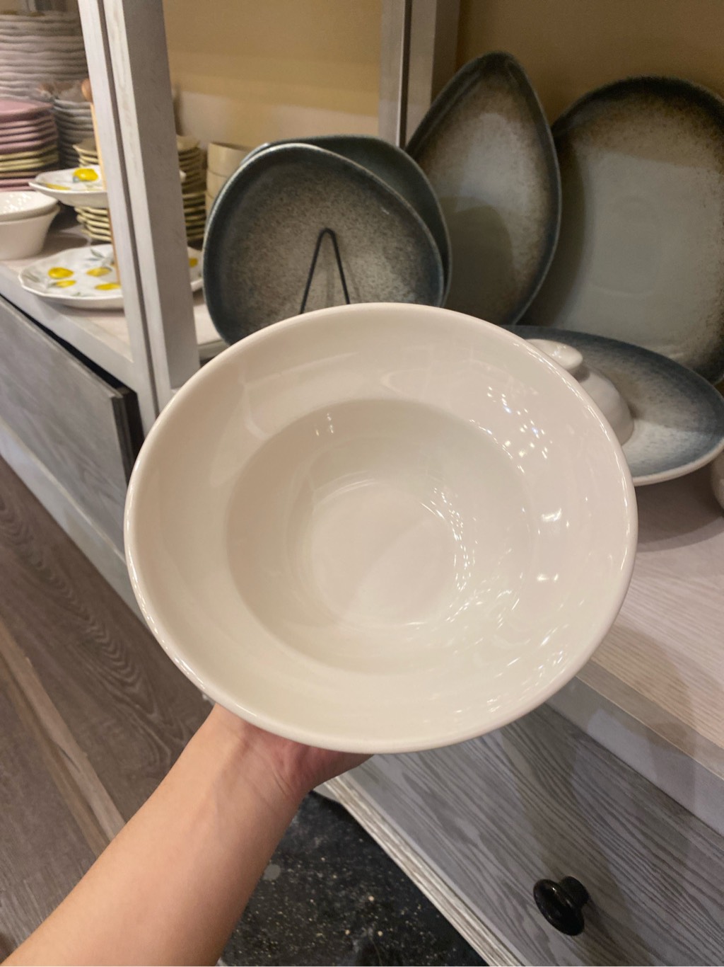 Bát chiết yêu 20cm M1 màu kem (lòng nhỏ) (cái)