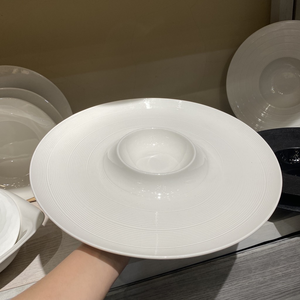 Đĩa trắng kẻ lõm giữa