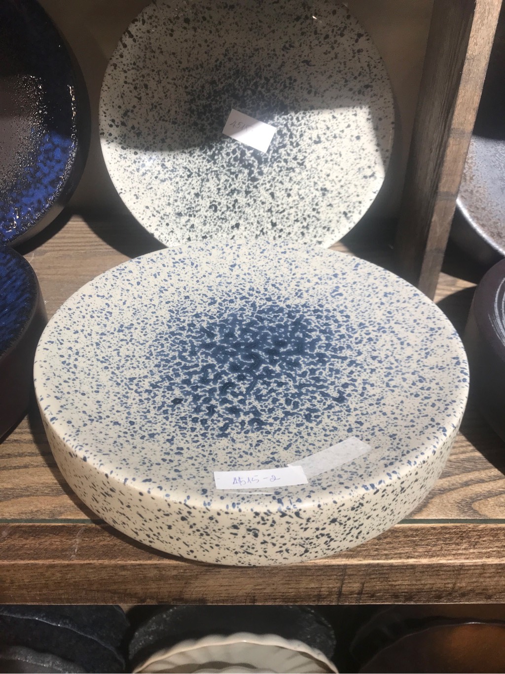 Khay tròn bằng 24 x 6 cm phun xanh