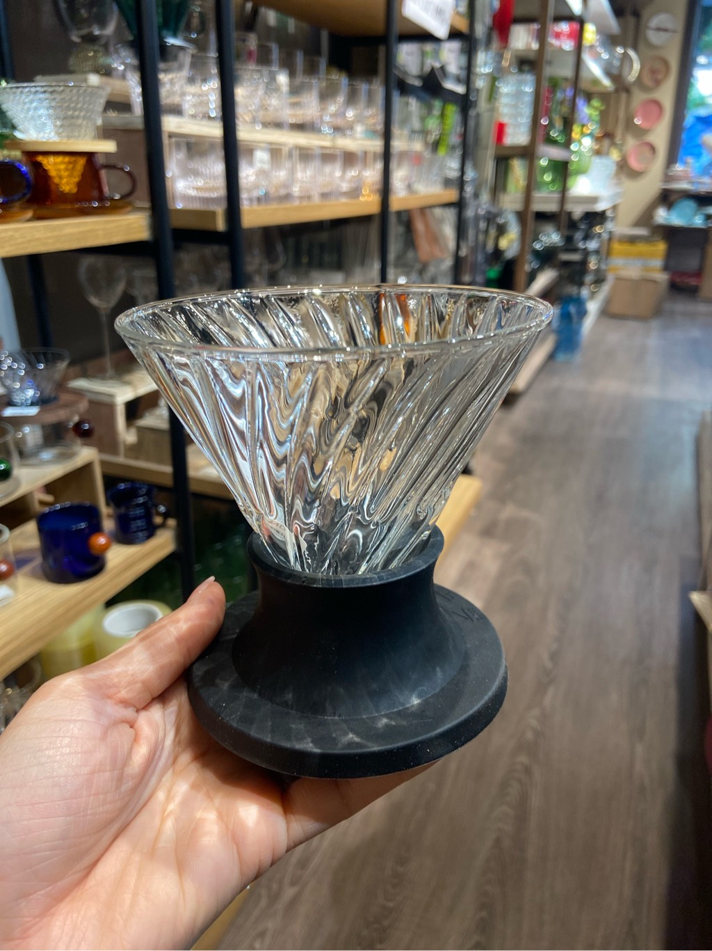 Phễu lọc cà phê thuỷ tinh có gạt khoá