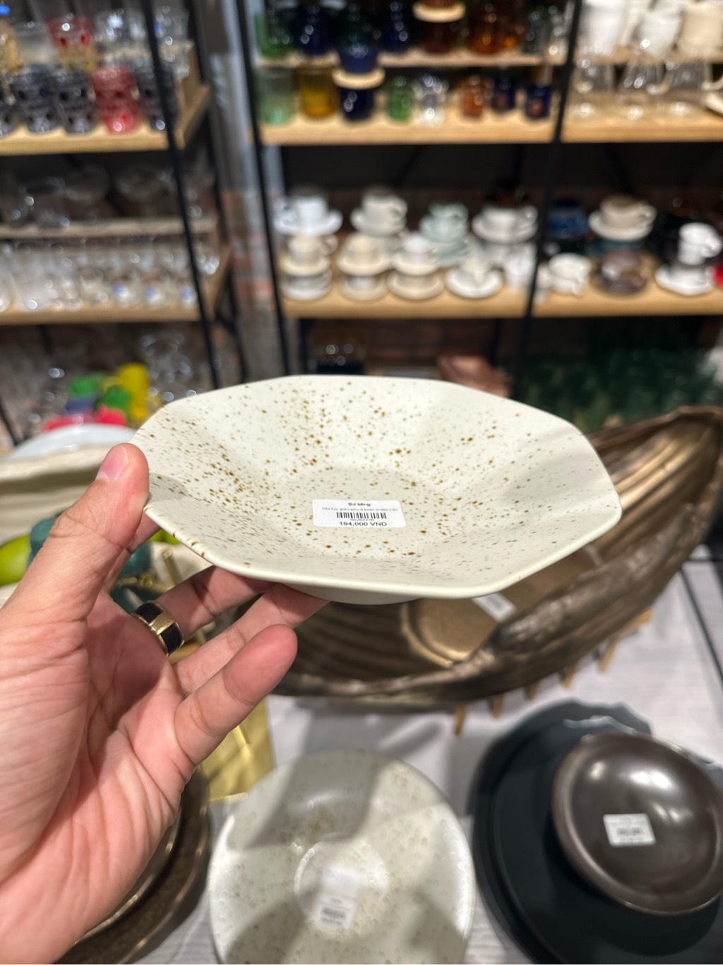 Đĩa lục giác sâu 6 kem chấm nâu