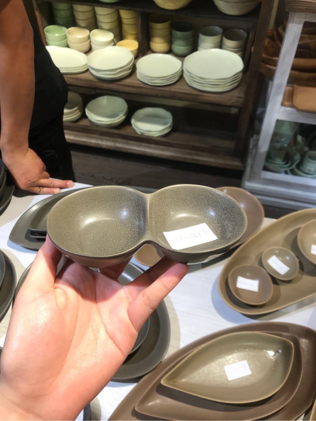 Chén chấm 2 ngăn 15.5x8.5cm màu đen trổ (matte)